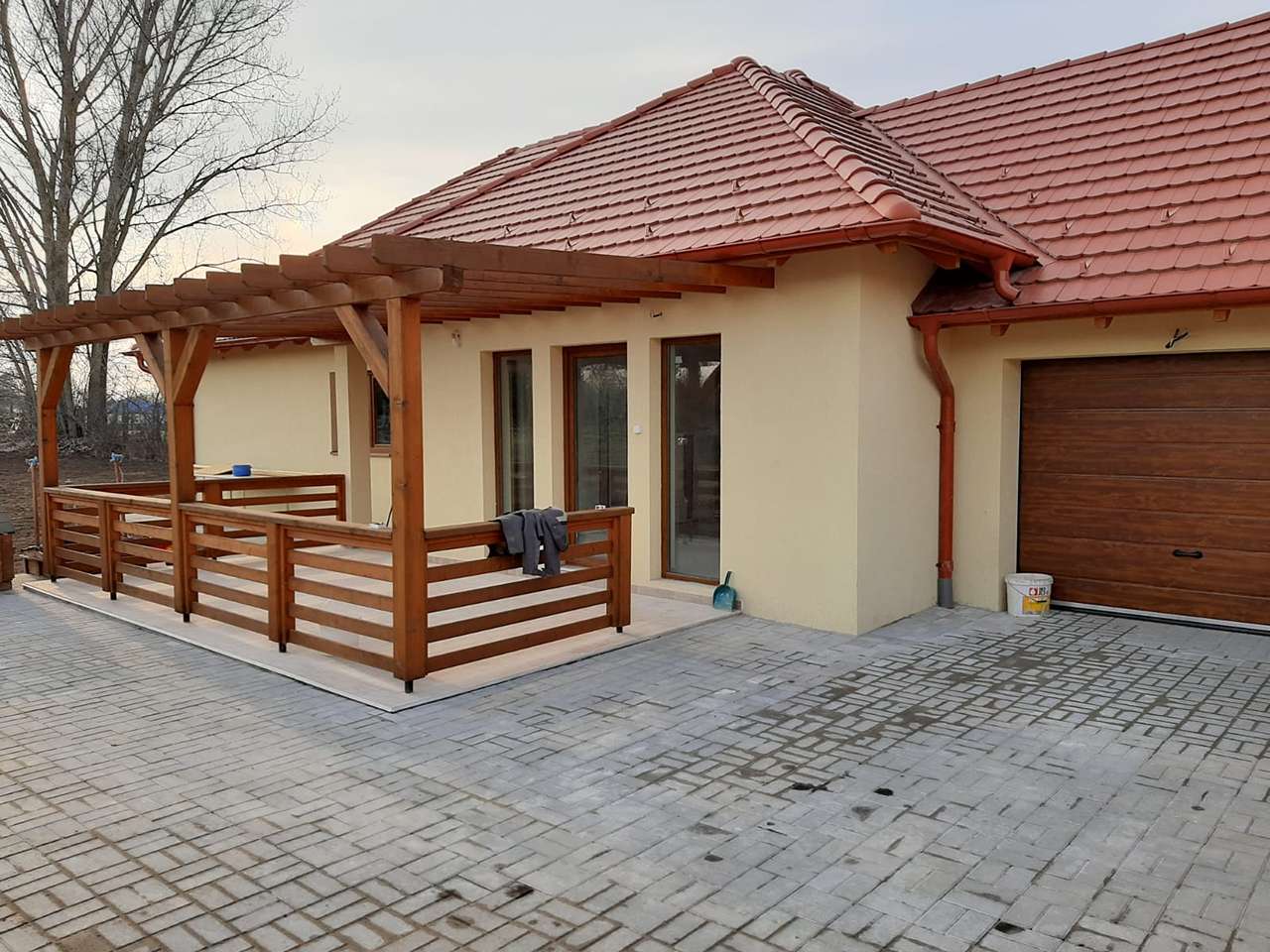 Dabasi ikerházak könnyűszekezetes házak